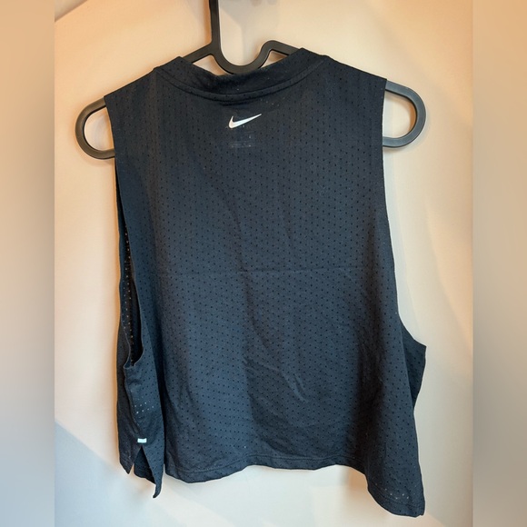 Nike crop top - Picture 2 of 4